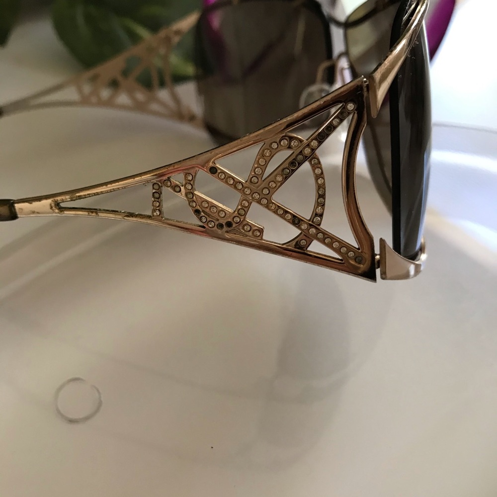 YSl sunglasses - Picture 2 of 3